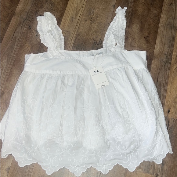 HP 🎉NWT Free Assembly white button back, embroidered, scalloped tank top sz L - Picture 4 of 5